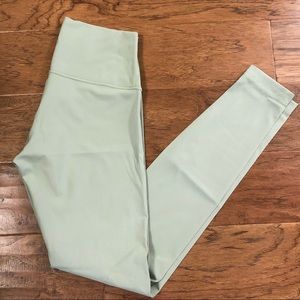 Lululemon wonder under leggings size 6